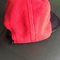 DKNY 未使用　キャップ　赤の画像