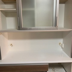 食器棚 の画像