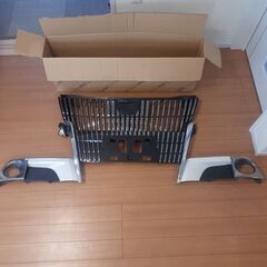 エスクァイアフロントグリル新車外し