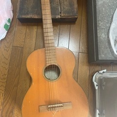値下げ　レア　ロックギター　傷あり。