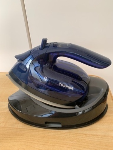 東芝　コードレススチームアイロン