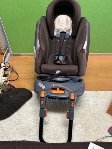 アップリカ　ベッティーノフィール　チャイルドシート