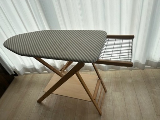 アイロン台　北欧調　木製