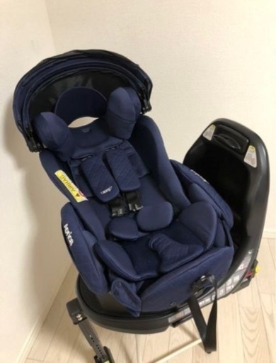 チャイルドシート　アップリカ　フラディアグロウプレミアムのisofix