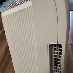 動作品ダイキン空気清浄機TCM75P-Wフィルター新品2個付き説明書付きリモコン付きの画像