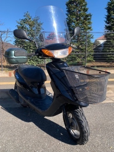 24002⭐️JOG ⭐️バッテリー充電済み、サイドスタンド付き、風防、リアBOX付き、ヤマハ、YAMAHA、原付、バイク