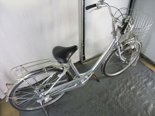 Ｄ233　★限定特価　整備済み★ブリヂストン　カルーサ　シルバー　LEDオート　3段変速★ 中古自転車 【26インチ 】 (*^▽^*