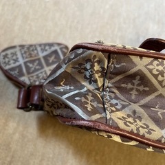 russet斜め掛けバッグの画像