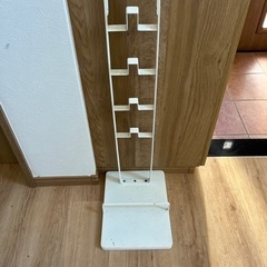 中古コードレス掃除機スタンドの画像