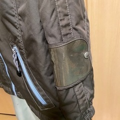 値下げ！スキーウェア上下セット　150センチ  カーキの画像