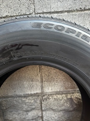 ハイエース200系タイヤ(195/80R15)新車外し　4本セット