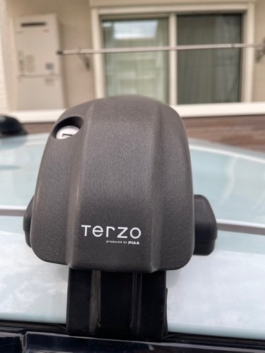 TERZO テルッツオ テルッツォ 30系プリウス(H21.5〜H27.11)用ベースキャリア フット＋エアロバー(シルバー)＋ホルダ
