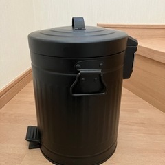 ニトリ ペダルペールソフトクローズ5L ブラックの画像