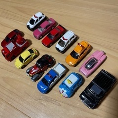 トミカ13台他　ミニカー計16台