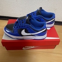 DUNK LOW RETRO BLACK/HYPER COBALT WHITEの画像