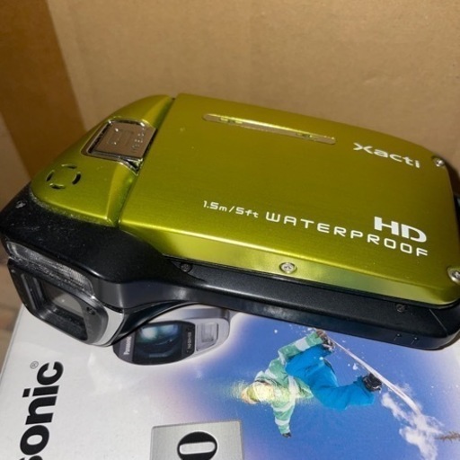 ビデオカメラ　HD xacti 9mega シルバー　イエロー