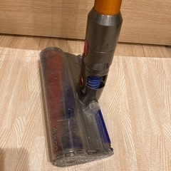 ダイソン　dyson v8 fluffy コードレス 掃除機　不具合ありの画像