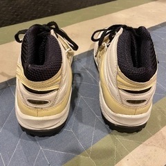 asics バスケットシューズ　24cmの画像