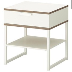 IKEA サイドテーブルの画像