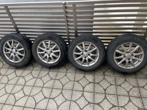 スタッドレスタイヤ＋ホイール　美品