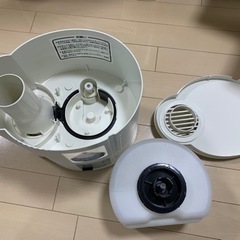 値下げ！ヤマゼン　スチーム式加湿器（プレゼント付き）の画像