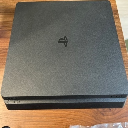PS4 / CUH-2200B B01 Jet Black
