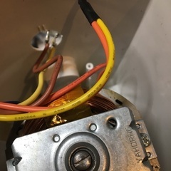 ちぎれた電源コード等ハンダ付修理します。 - 助け合い