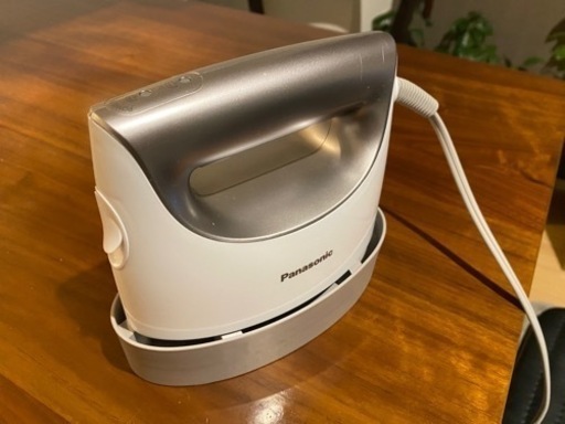 2019年製　パナソニック　スチームアイロン