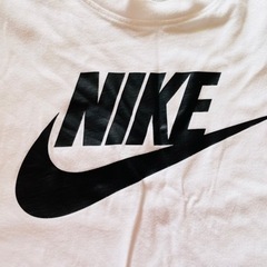 NIKE Tシャツの画像