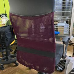 きれいなオフィスチェア　パープルの画像