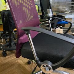 きれいなオフィスチェア　パープルの画像