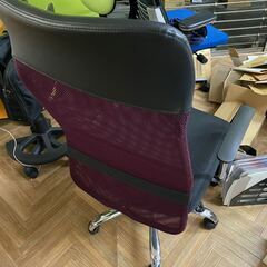 きれいなオフィスチェア　パープルの画像