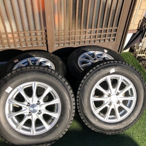 スタッドレスタイヤ　未使用　BLIZZAK VRX  185/70/R14  ４本セット