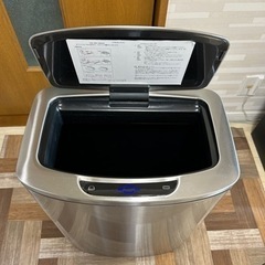 決まりました　自動開閉ダストボックス・ゴミ箱 の画像