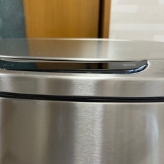 決まりました　自動開閉ダストボックス・ゴミ箱 の画像