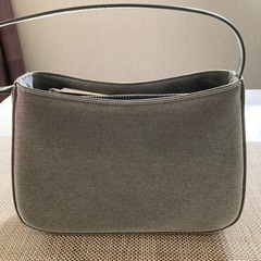 ungaroバック