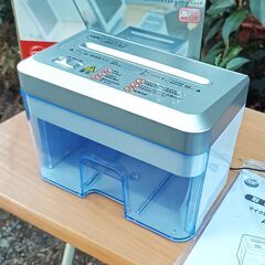 ★動作テストのみのほぼ未使用品!!★  マイクロクロスカット シュレッダーの画像