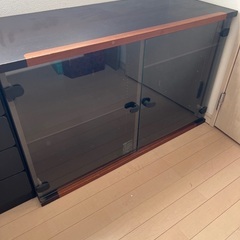 ガラス扉付き木製収納家具 テレビ台　色：黒　茶　（SONY so...