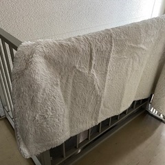 ホワイトカラーラグ(250cm×210cm)