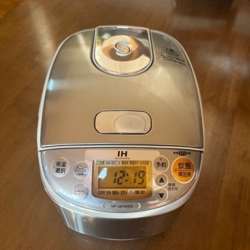 ZOJIRUSHI IH炊飯ジャー極め炊き　NP-GF05E9型