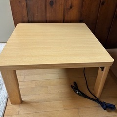 正方形のコタツ