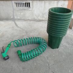 園芸用品(散水用ホース、スリット鉢11 個)