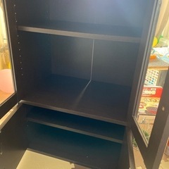 扉付き棚　あげますの画像
