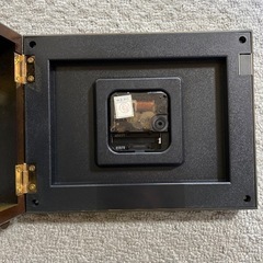 イースターラビット収納付き時計の画像
