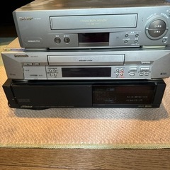 ビデオデッキ3台
