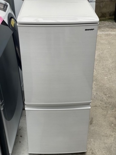 送料・設置込み　冷蔵庫　137L SHARP 2019年