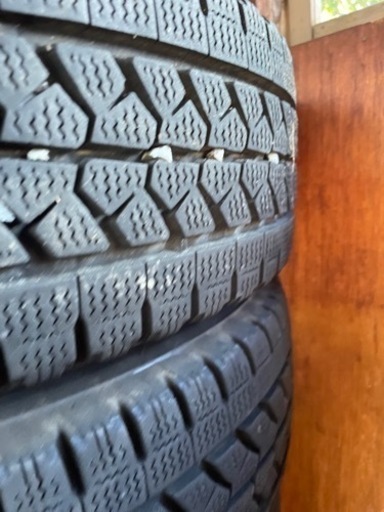 スタッドレスタイヤ　205/75R16 113/111L