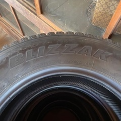 スタッドレスタイヤ　205/75R16 113/111Lの画像