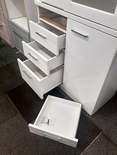 札幌【大容量 食器棚 鏡面塗装】幅88cm 棚板高さ調整可能 ホワイト系色 キッチン家具 キッチン収納家具 北20条店