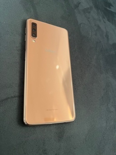 Galaxy A7 ゴールド　スマホ本体